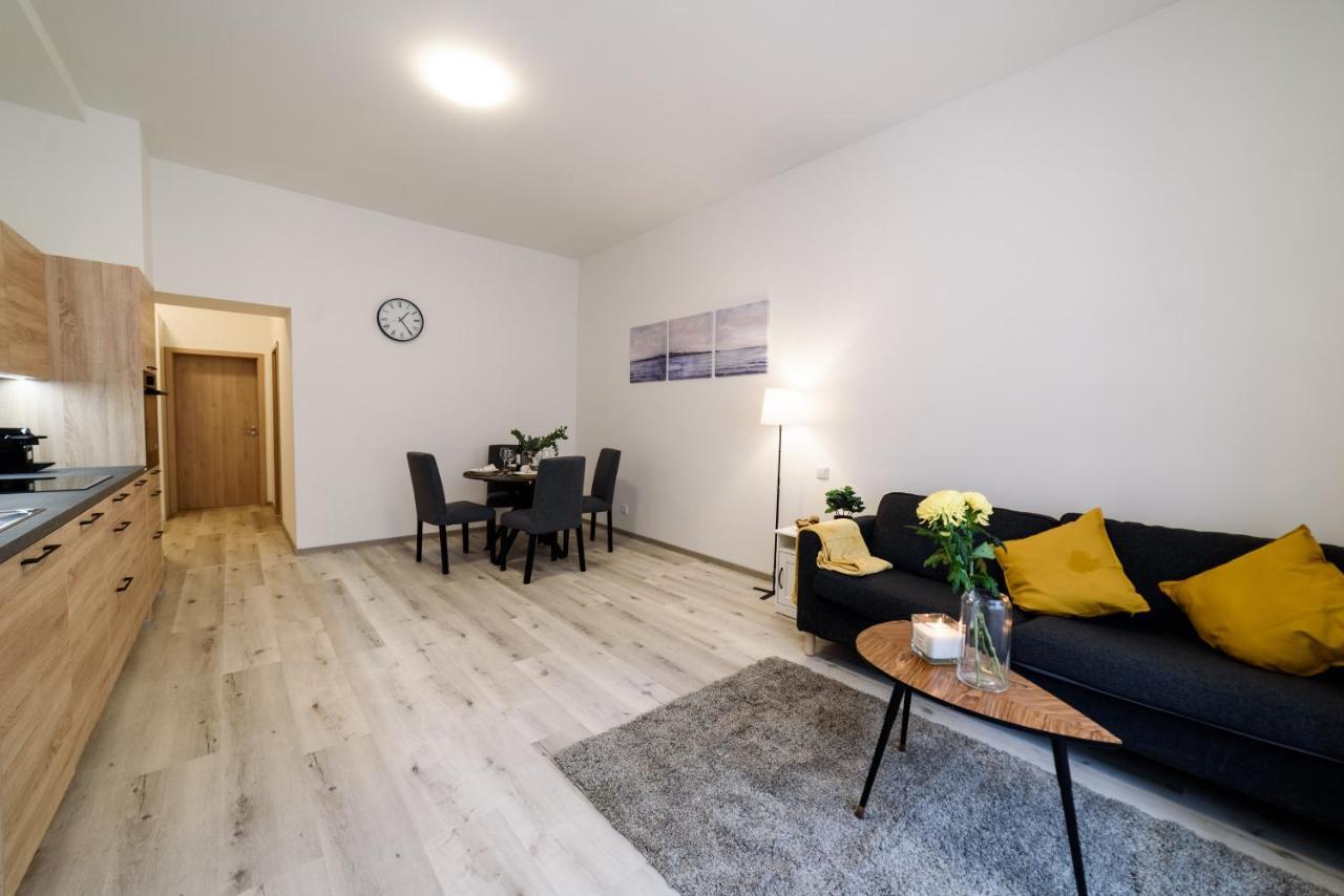 New Apartments Near Dancing House プラハ エクステリア 写真