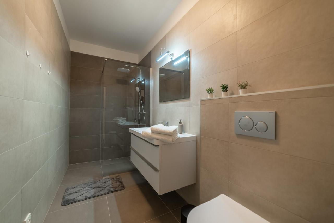 New Apartments Near Dancing House プラハ エクステリア 写真