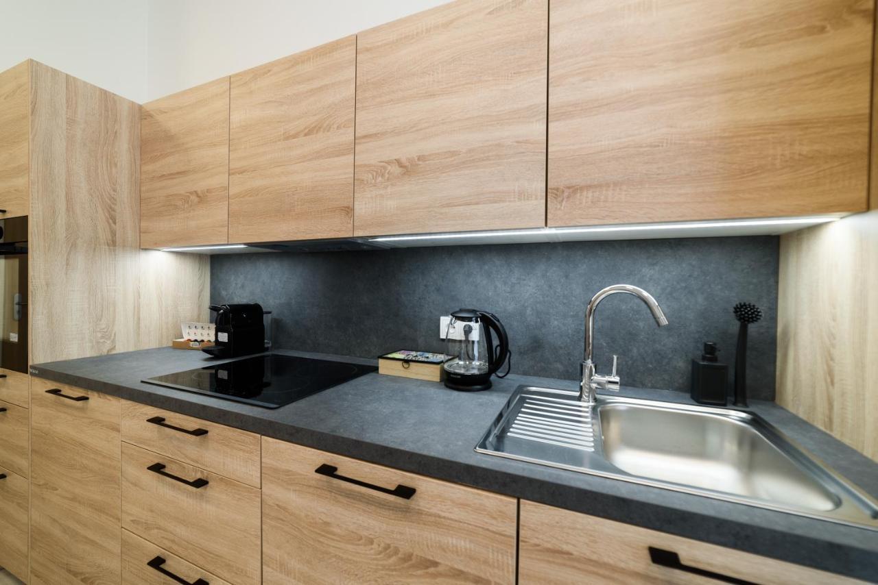 New Apartments Near Dancing House プラハ エクステリア 写真
